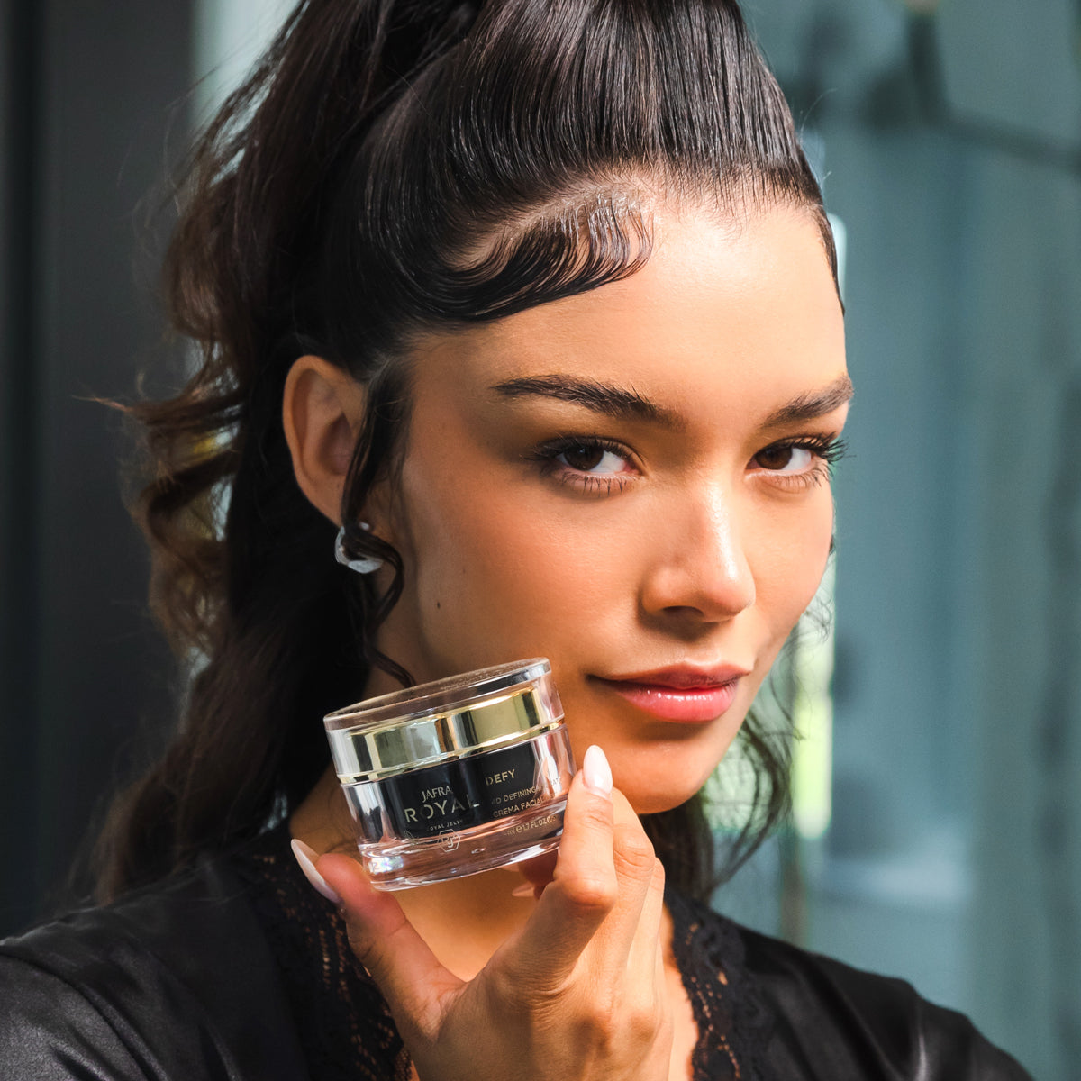 JAFRA ROYAL Defy 4D Defining Hydrator, Skincare | JAFRA – Jafra