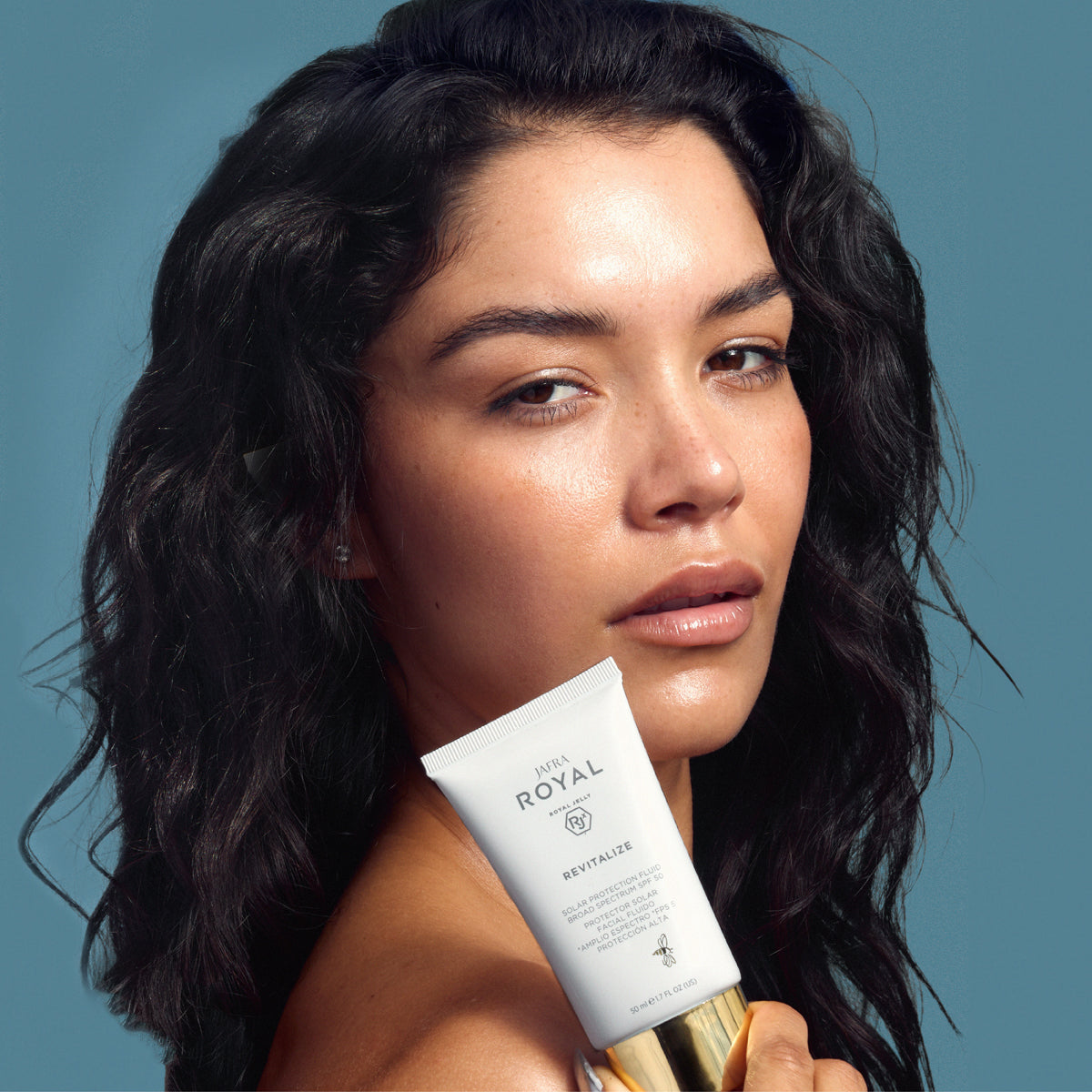 JAFRA ROYAL Revitalize Solar Protection Fluid Broad Spectrum SPF