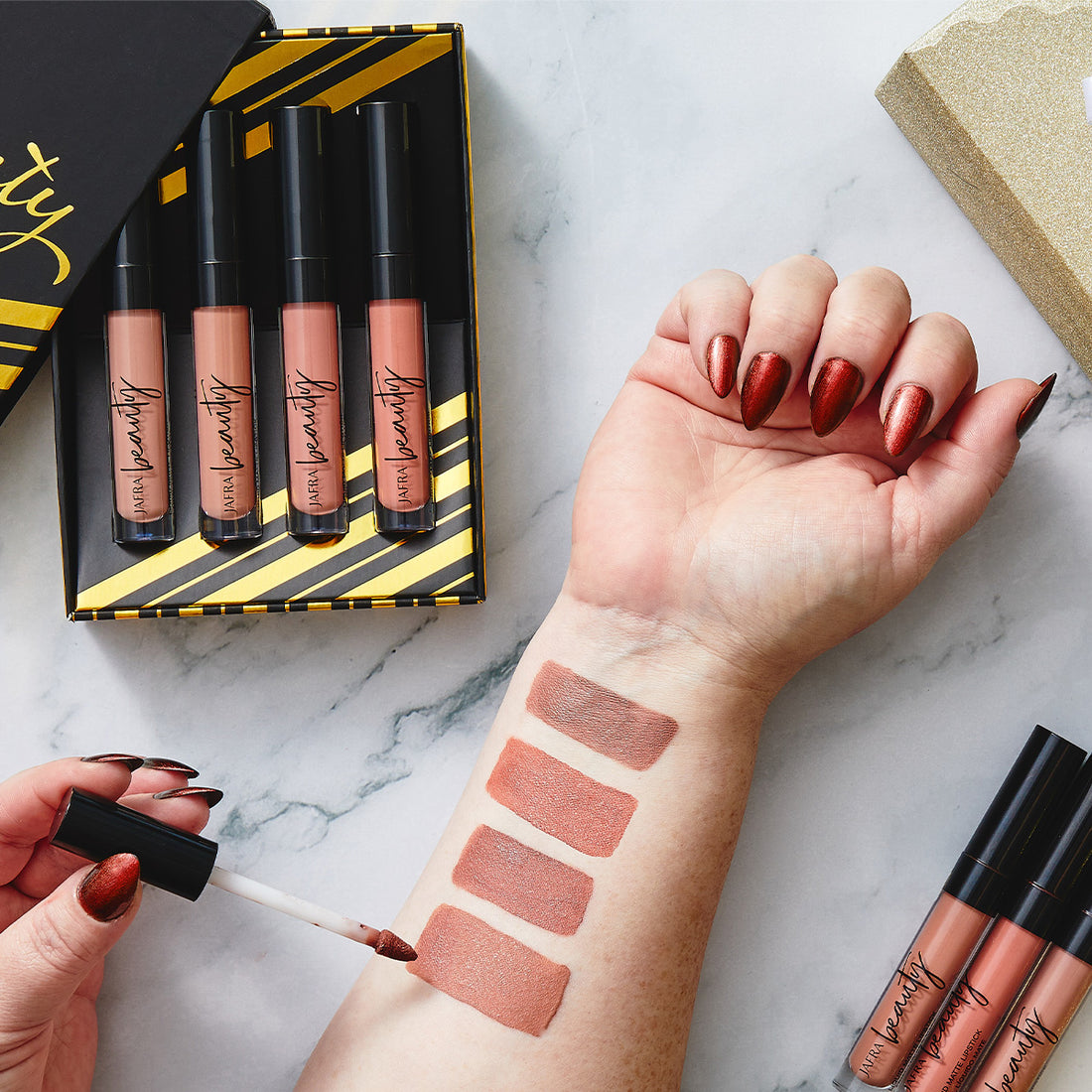Caja de Regalo con 4 Labiales Luxe Nudes